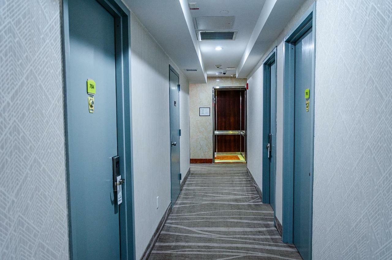 Elmhurst Hotel New York City Exterior photo